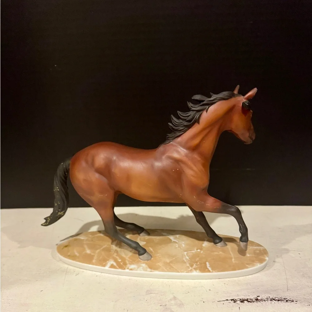 Lenox Majestic Brown Horse Sculpture - Picture 3 of 4